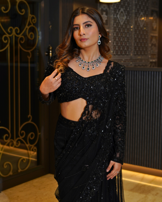 BLACK FISHCUT DRAPE SAREE